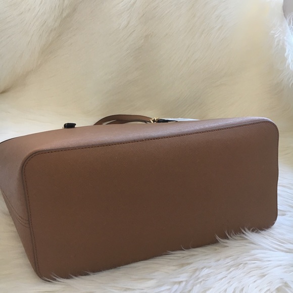 New! Michael Kors tote - Picture 3 of 5